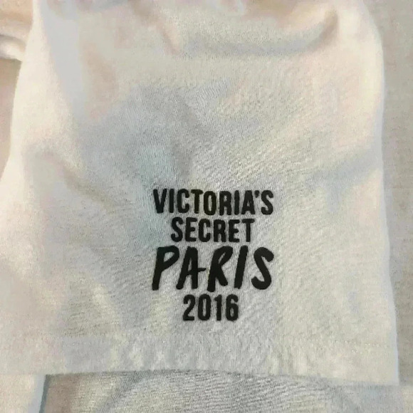 Limited Edition Victoria's Secret 2016 fashion show T-Shirt, Large - Picture 4 of 6
